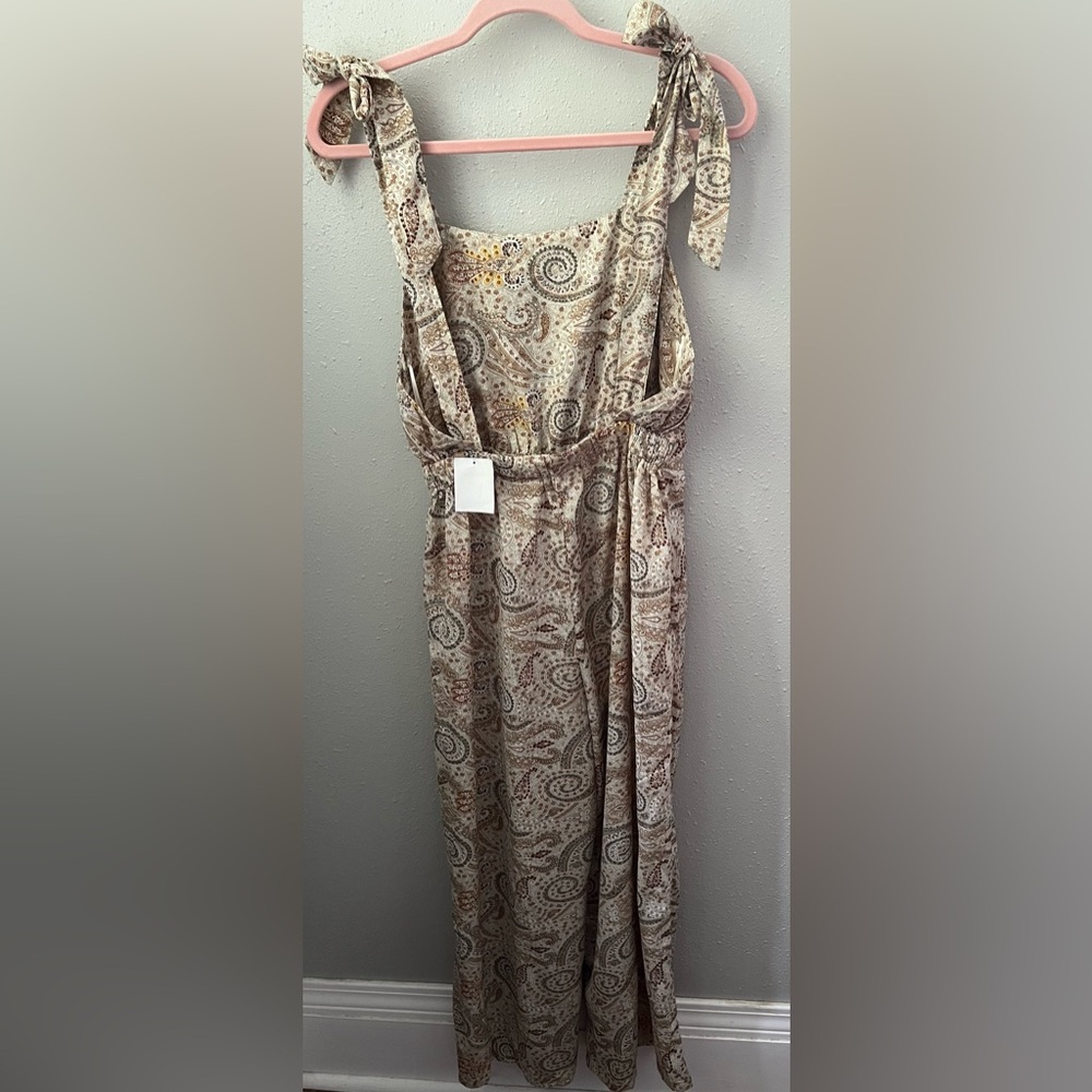 Lush Cream and Brown Paisley Jumpsuit Size Medium New - Picture 2 of 7
